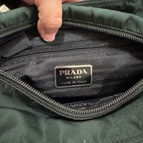Authentic Prada Green Nylon Tessuto Shoulder Tote Bag - Made in Italy - Picture 9 of 10